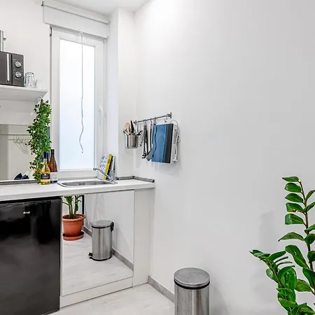 Boutique Downtown Apartment