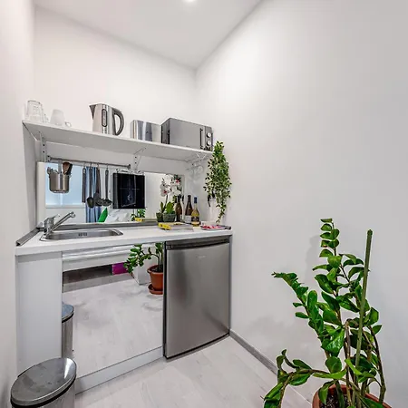 Boutique Downtown Apartment *
