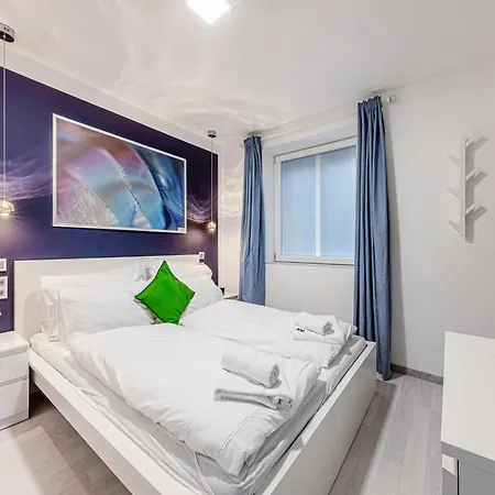 Boutique Downtown Apartment